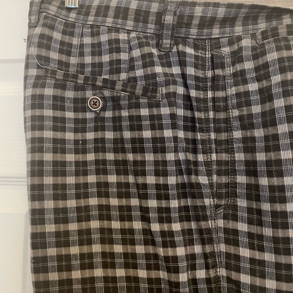 Men’s Tommy Bahama Shorts. Waist size is 34” Multi Colored pattern. - Picture 8 of 9